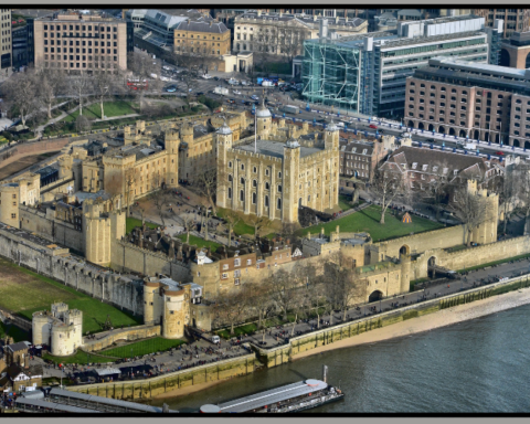 Tower of London History and Visitor Guide 